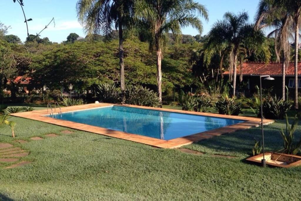 Chacara aconchegante e familiar Em Condomínio