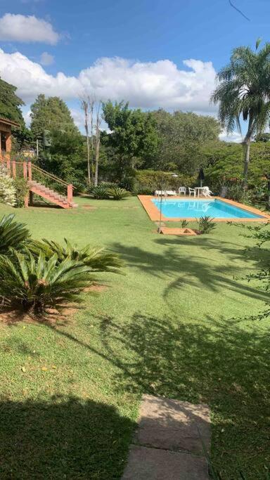 Chacara aconchegante e familiar Em Condomínio