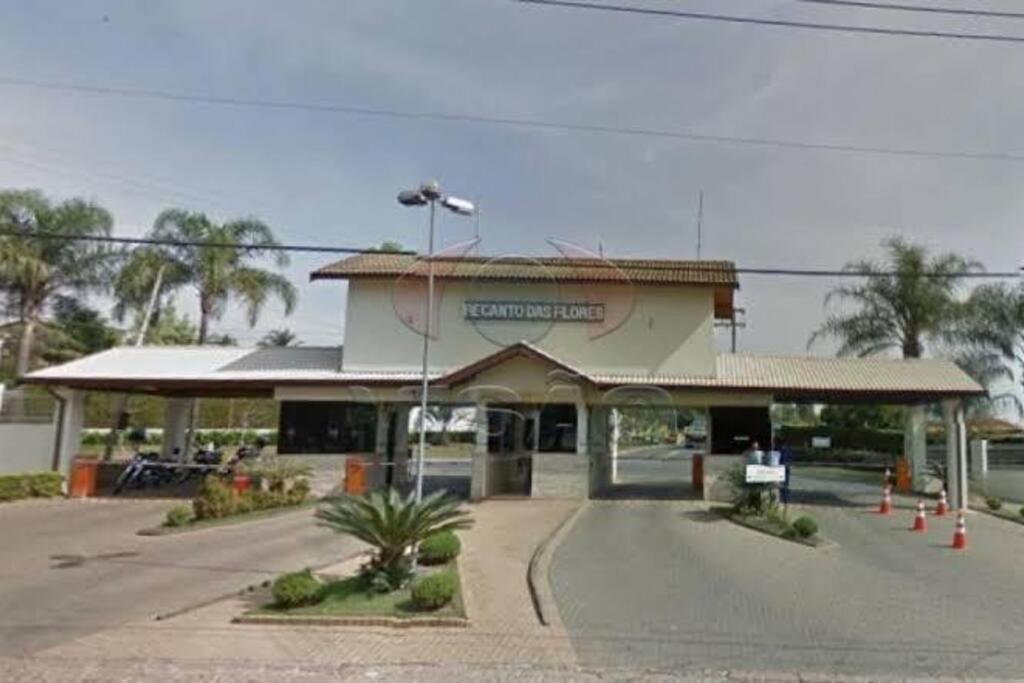 Chacara aconchegante e familiar Em Condomínio