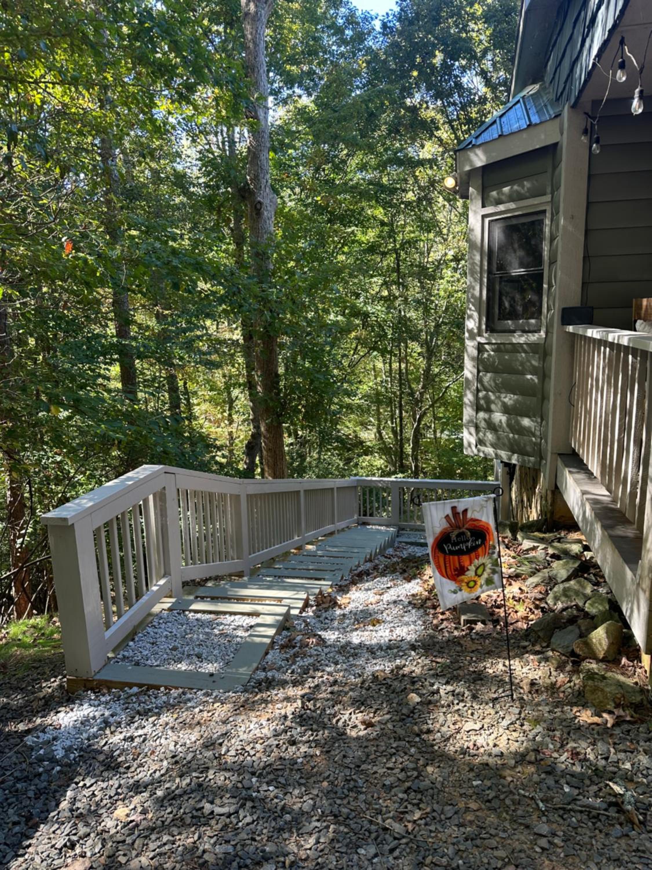 Pet Friendly Cozy Guest Suite in Ellijay Ga view 3