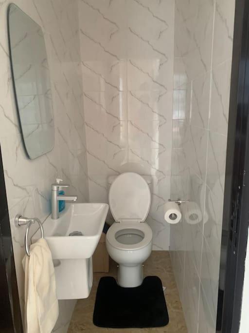Beautiful 1BR apt in a gated estate view 4