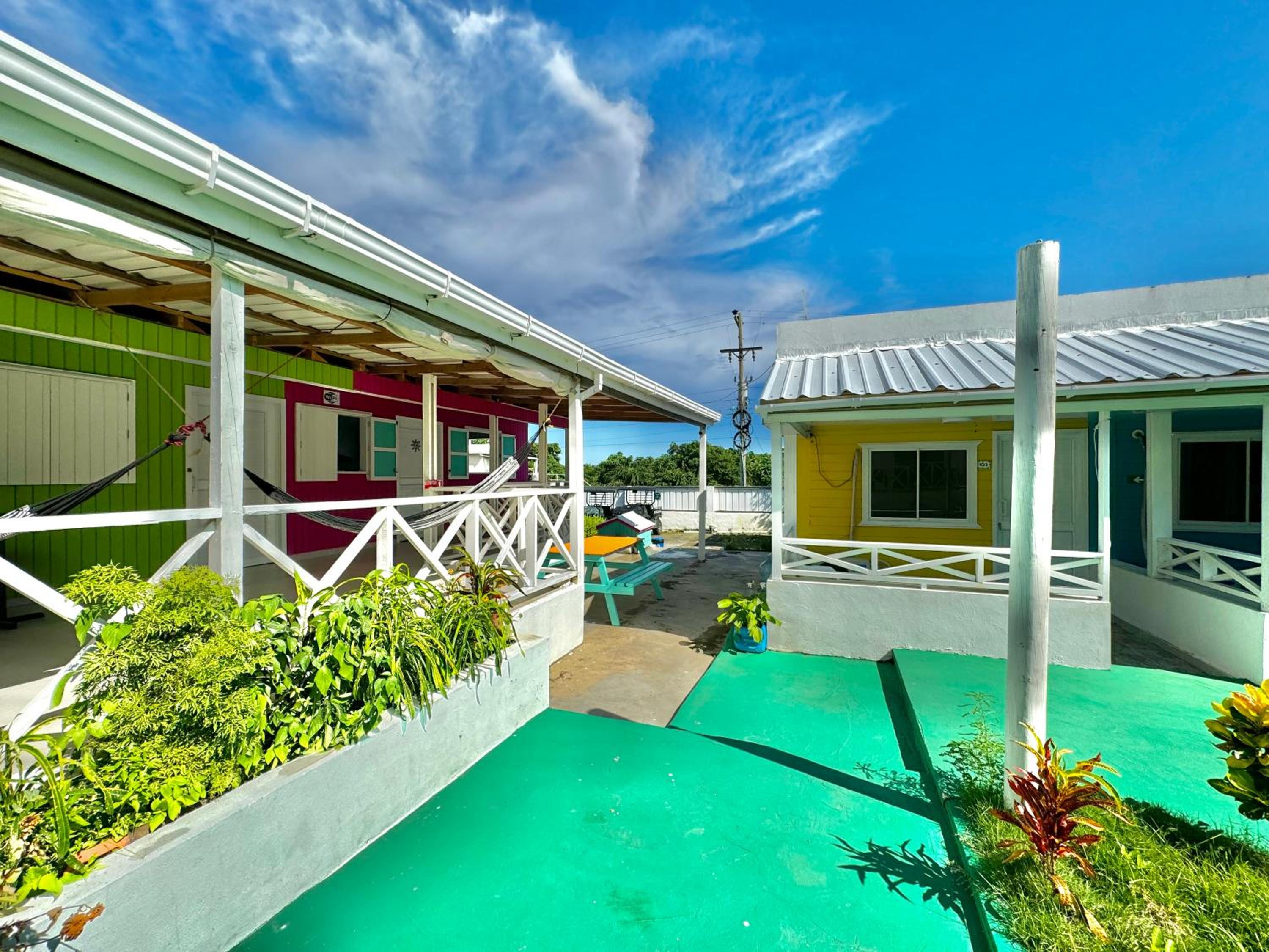Camp Inn Colors Providencia view 3