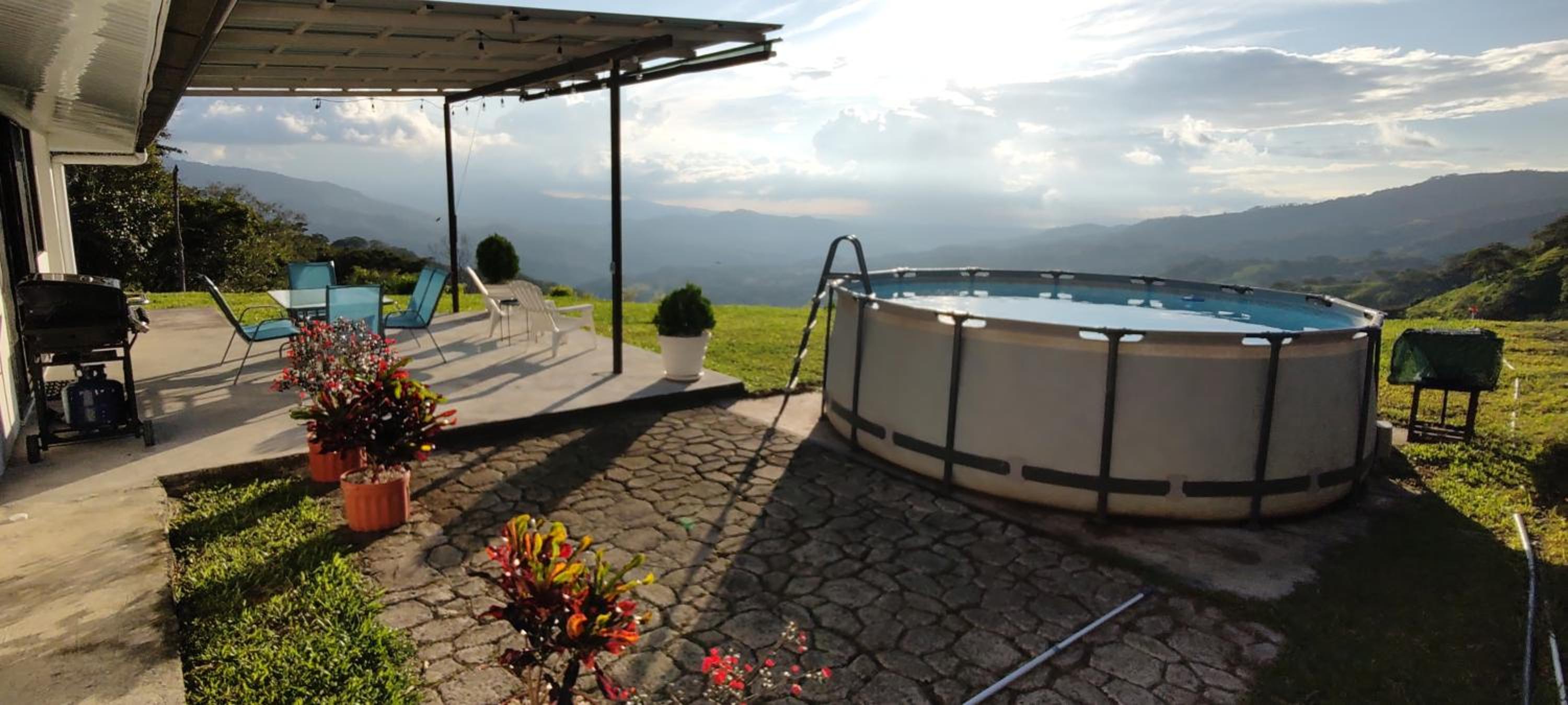 View Hills Atenas