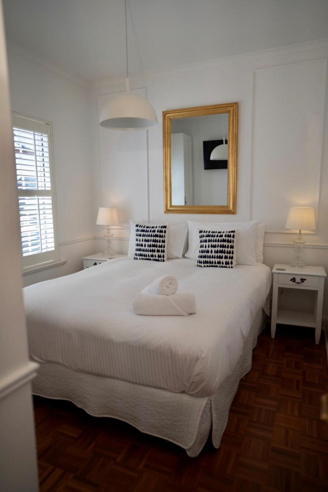 Walk to Adelaide Oval, 4-Bedroom Home with Parking