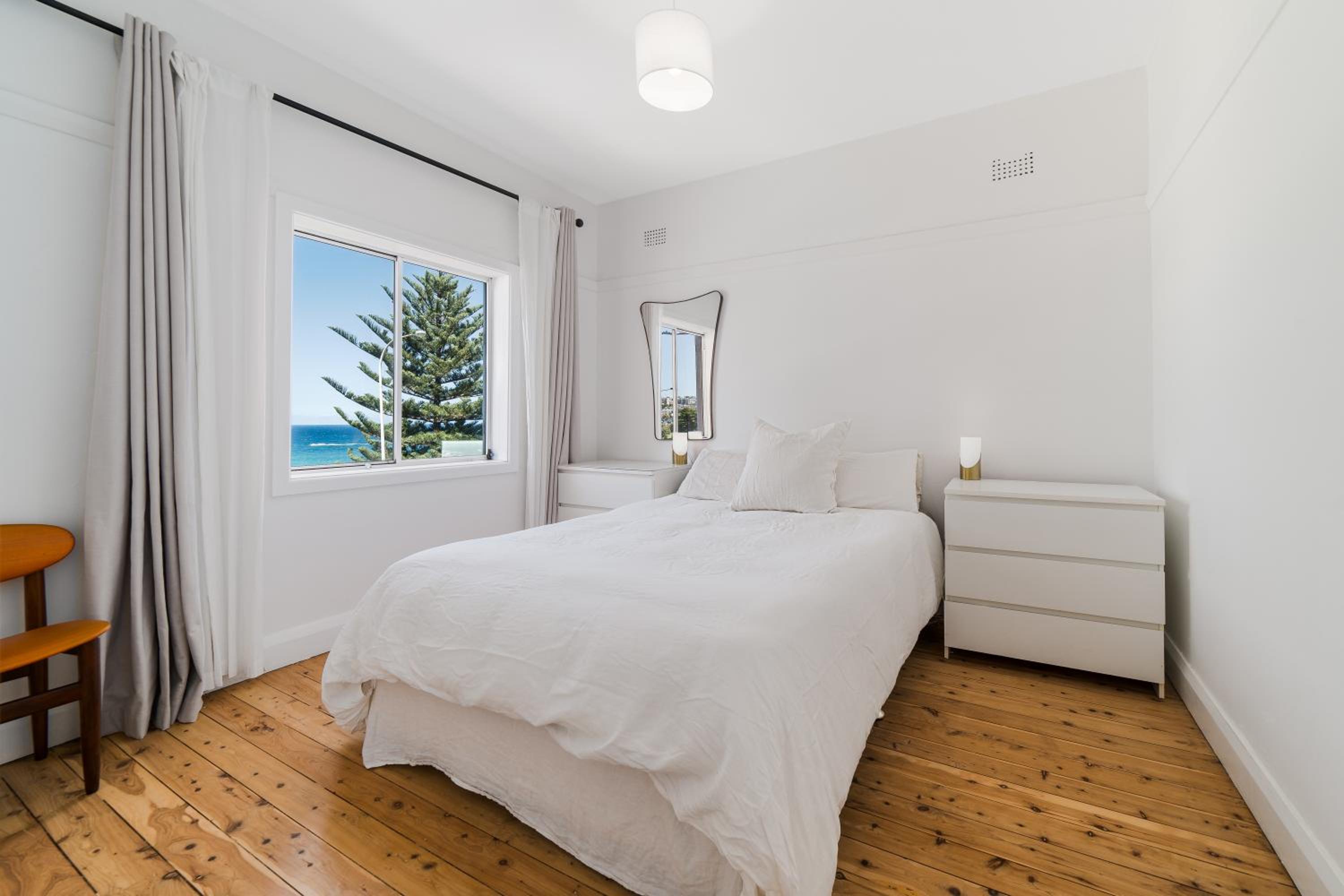 Bondi Beach Ocean View Escape