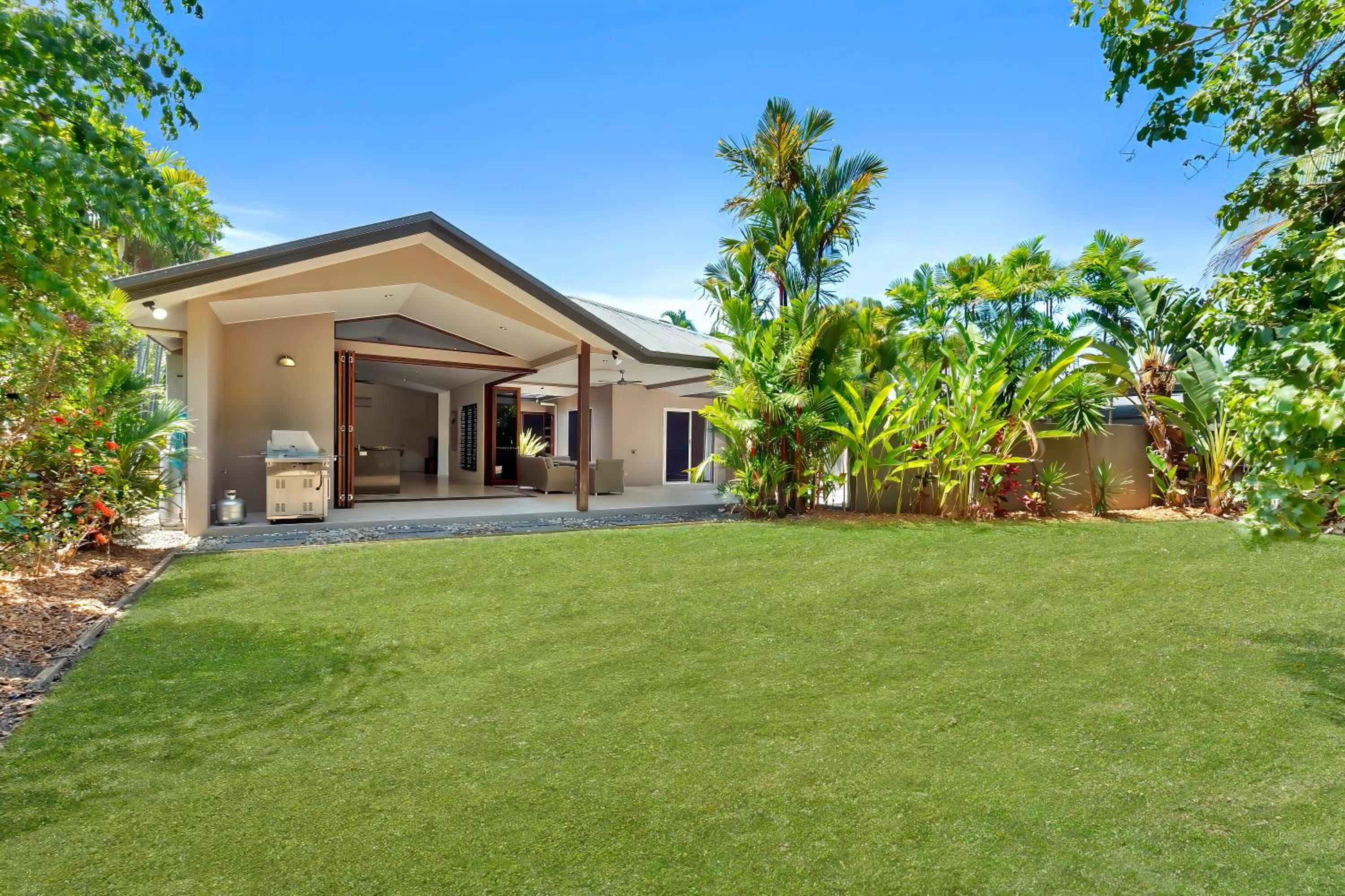 Aurelia 3 Bedroom Holiday Home Palm Cove