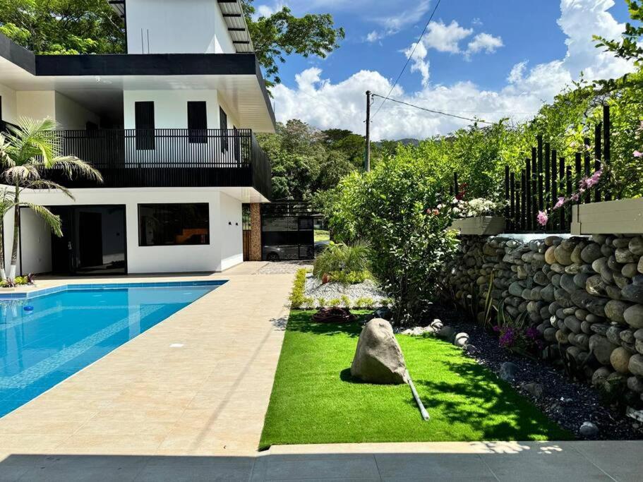Casa privada Viyeli