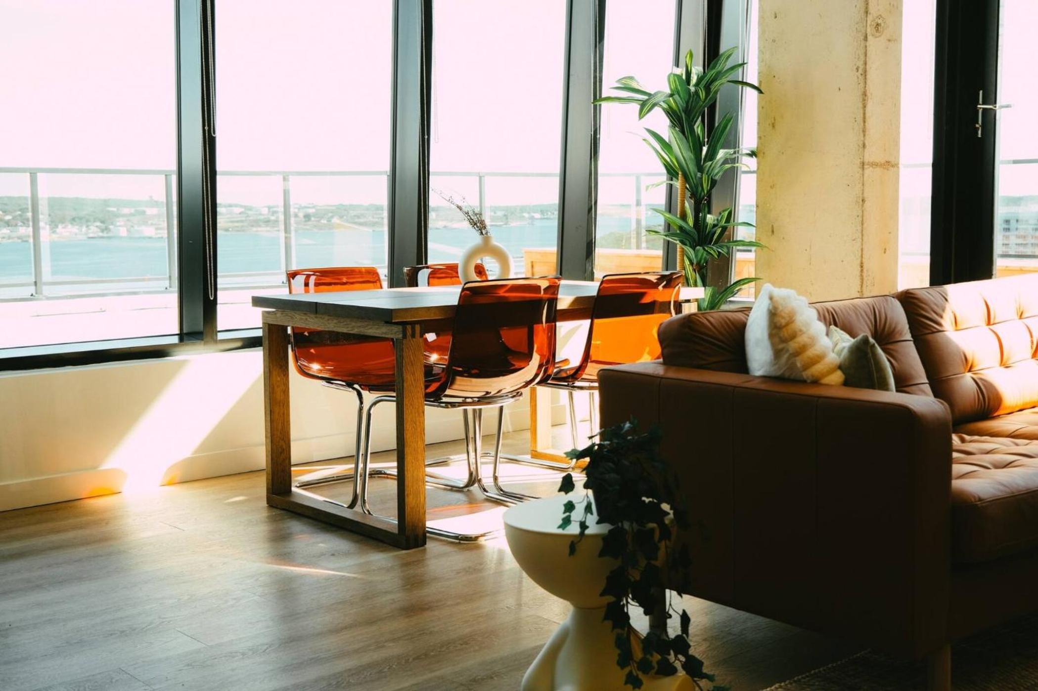 NEW Pause Penthouse Lofts -Downtown- Free Parking