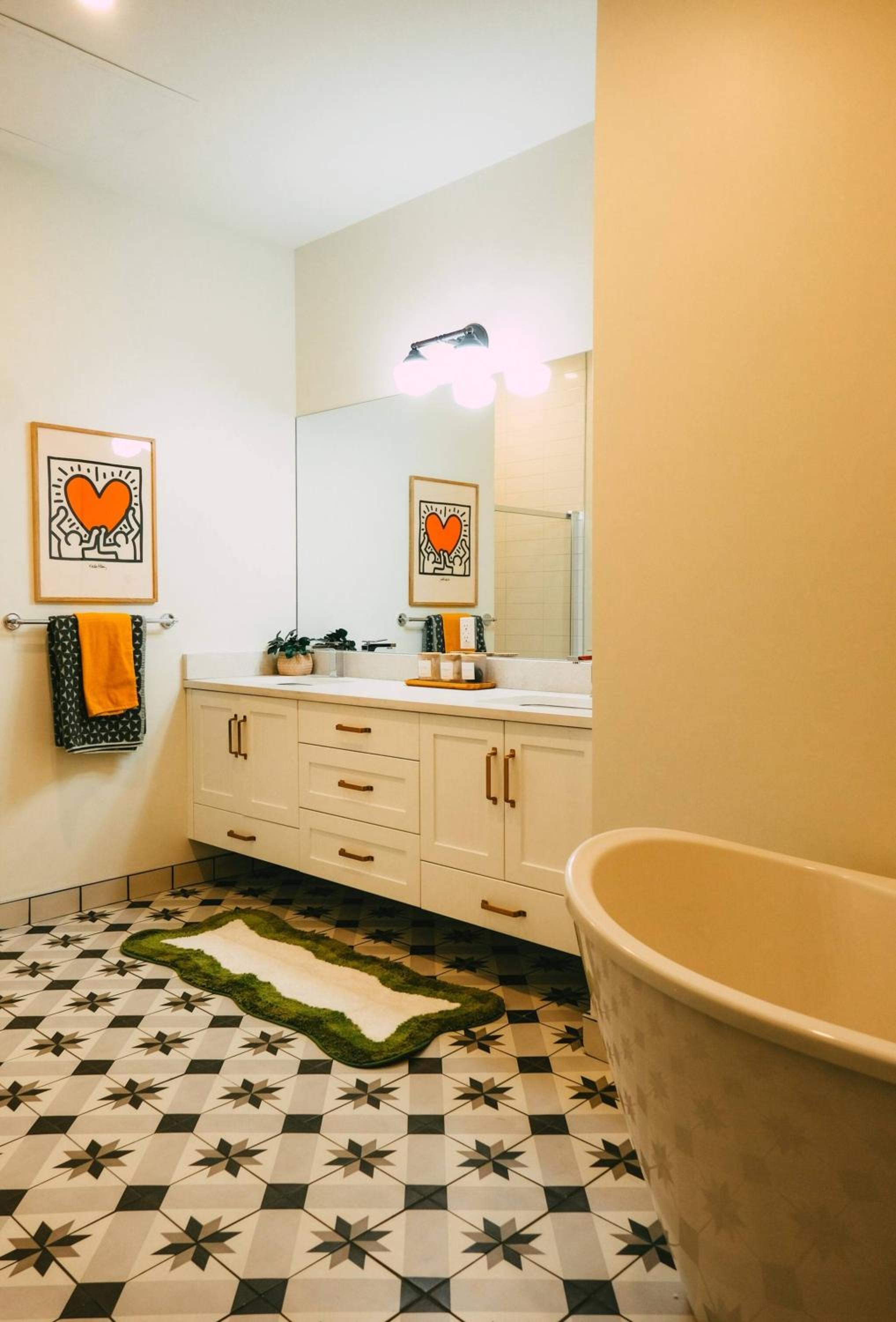 NEW Pause Penthouse Lofts -Downtown- Free Parking