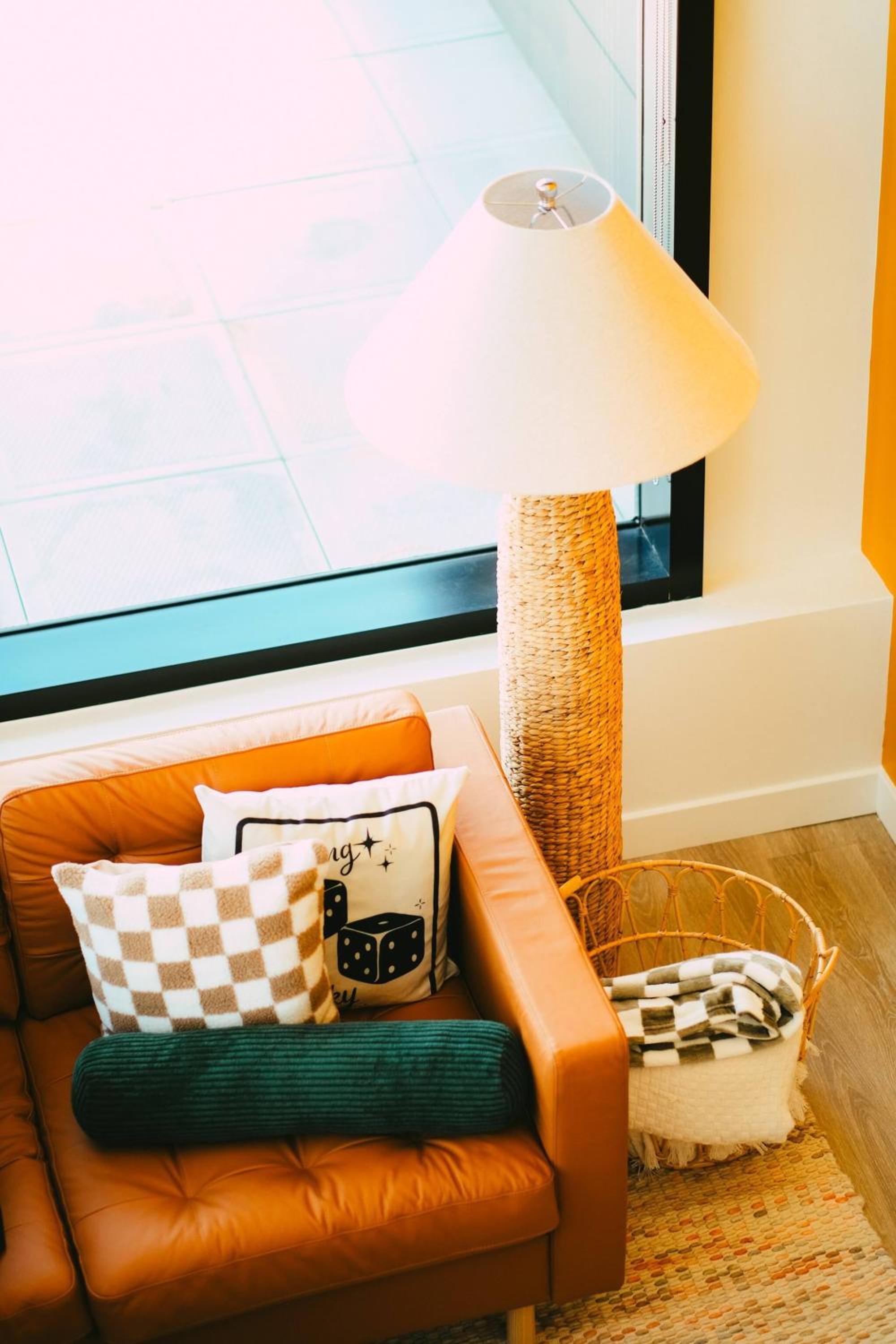 NEW Pause Penthouse Lofts -Downtown- Free Parking