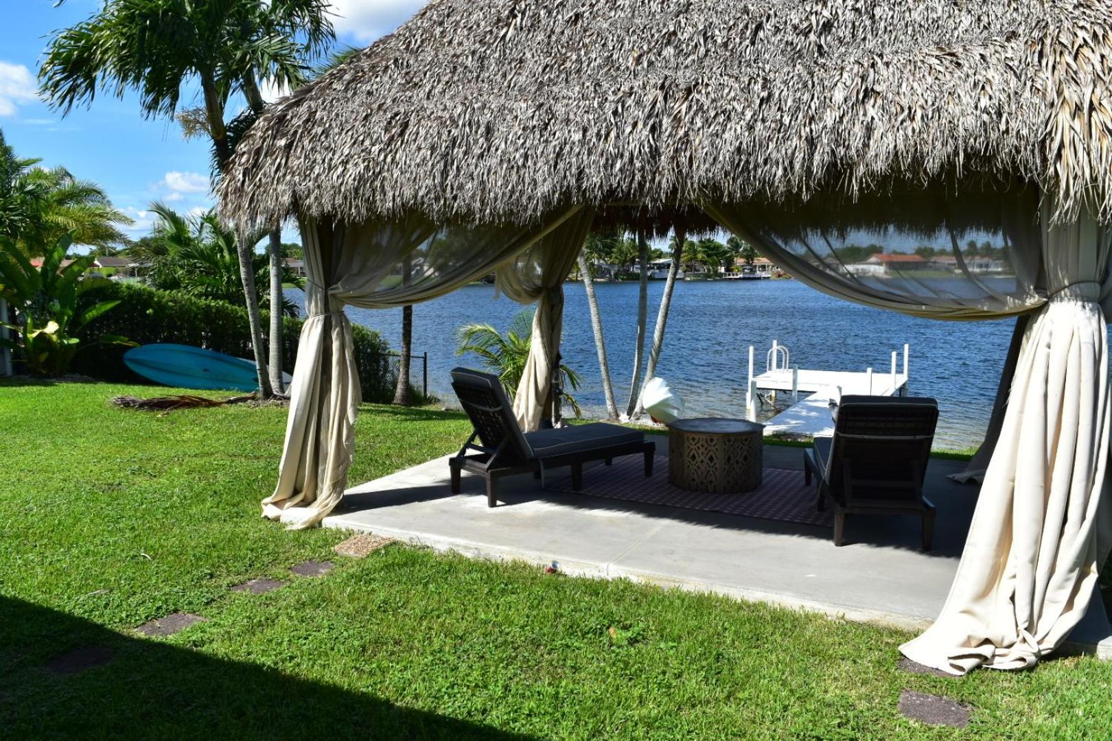 BESt LOCATiON Iconic 4BD Waterfront Luxury MIA