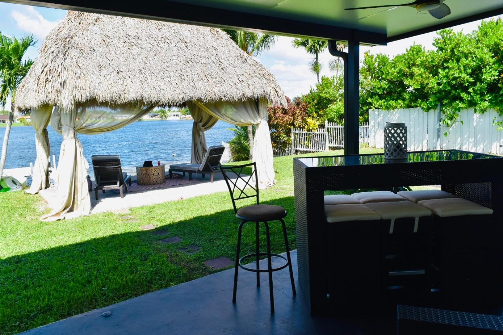 BESt LOCATiON Iconic 4BD Waterfront Luxury MIA