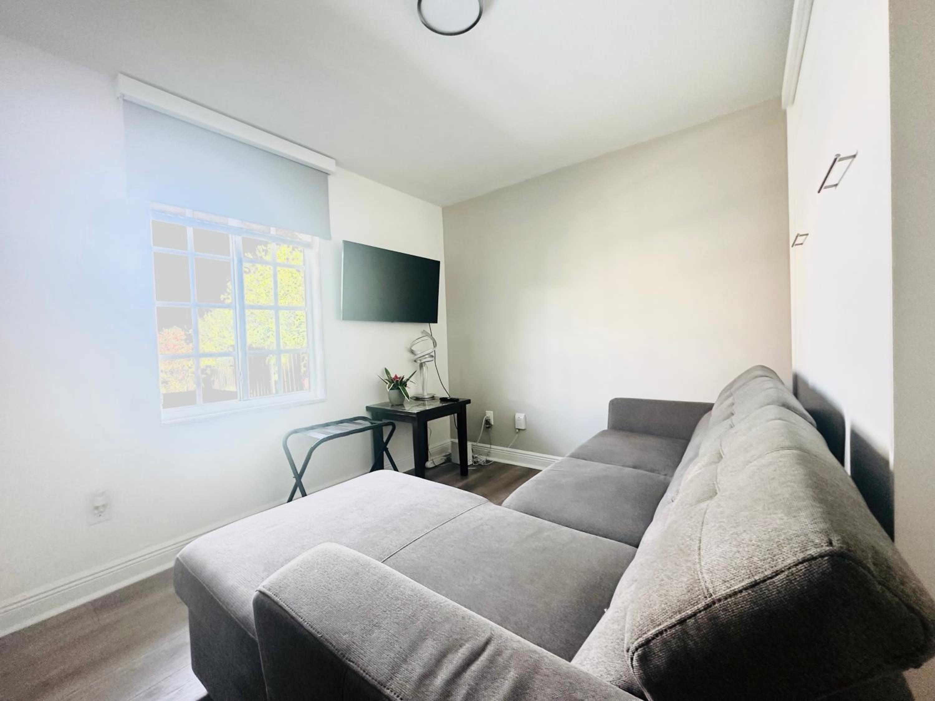 BESt LOCATiON Iconic 4BD Waterfront Luxury MIA