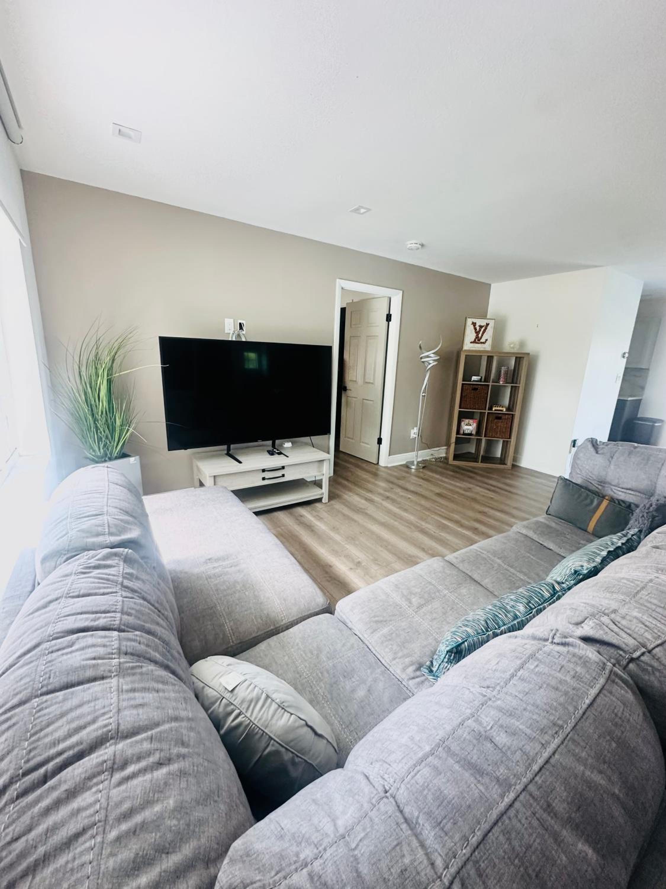BESt LOCATiON Iconic 4BD Waterfront Luxury MIA