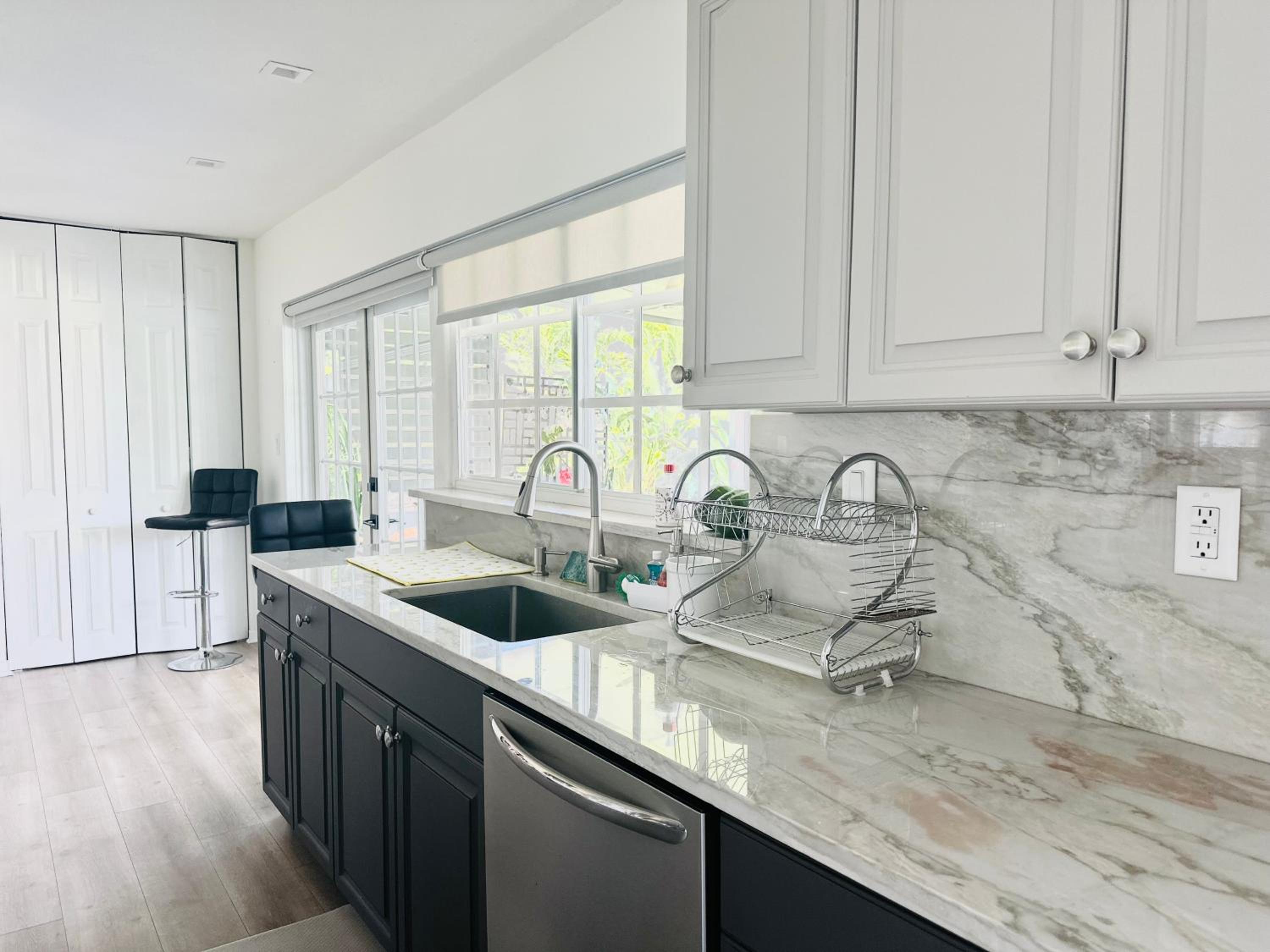 BESt LOCATiON Iconic 4BD Waterfront Luxury MIA