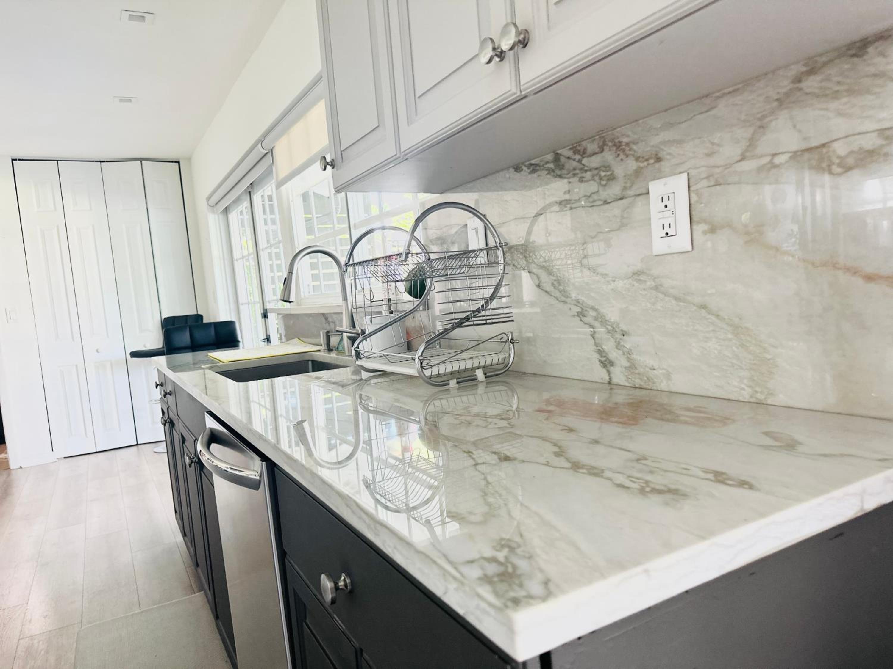 BESt LOCATiON Iconic 4BD Waterfront Luxury MIA