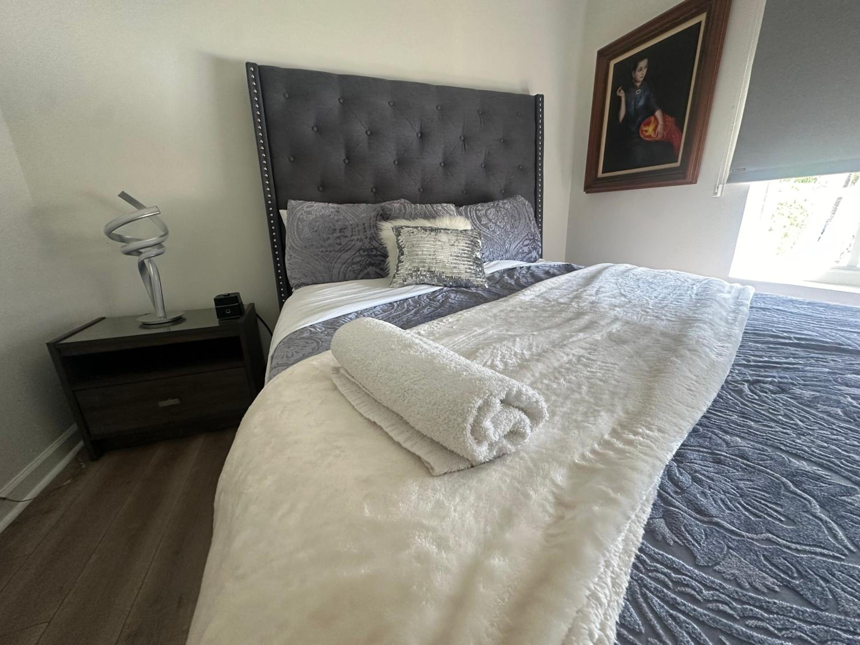 BESt LOCATiON Iconic 4BD Waterfront Luxury MIA