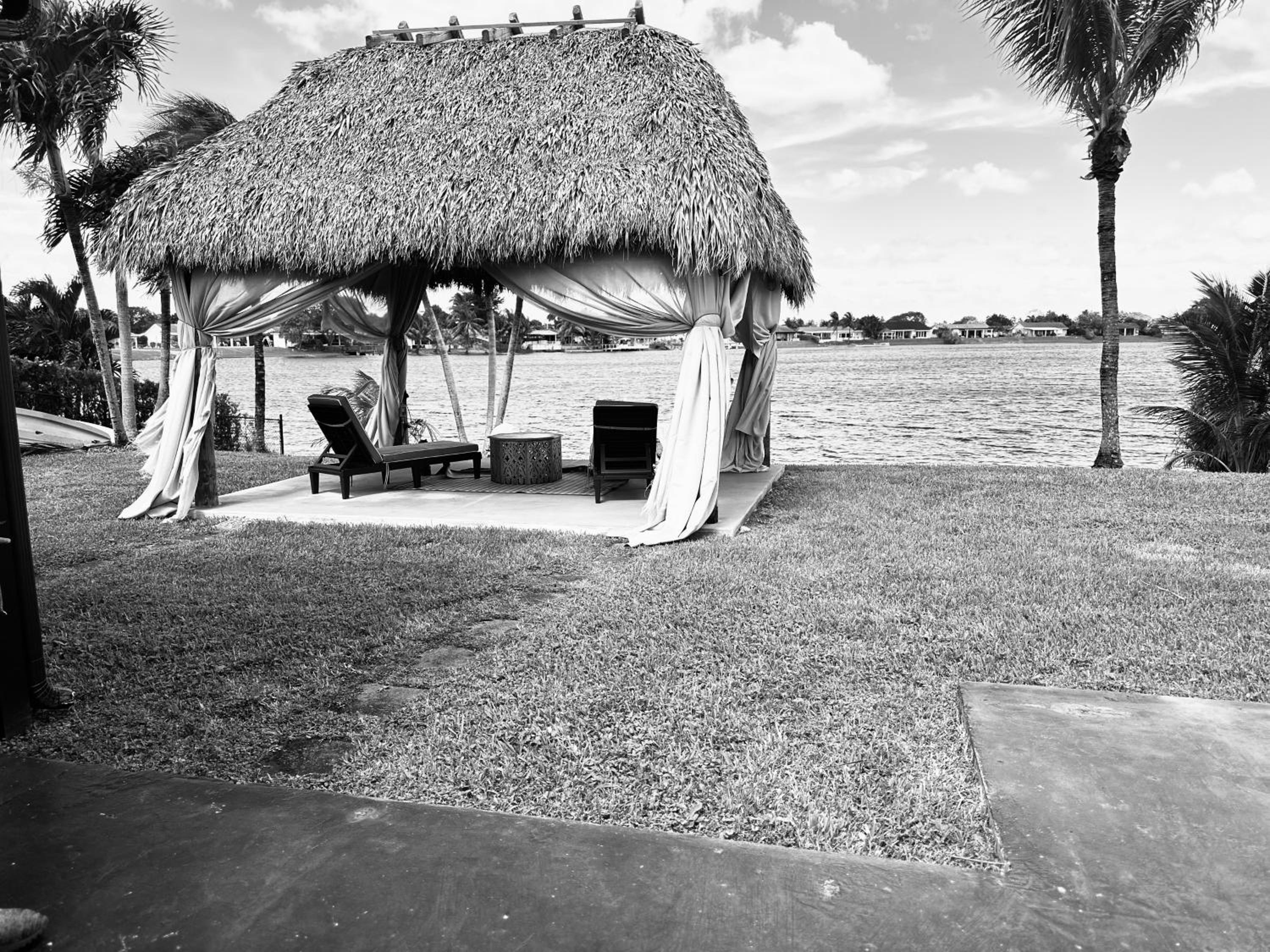 BESt LOCATiON Iconic 4BD Waterfront Luxury MIA