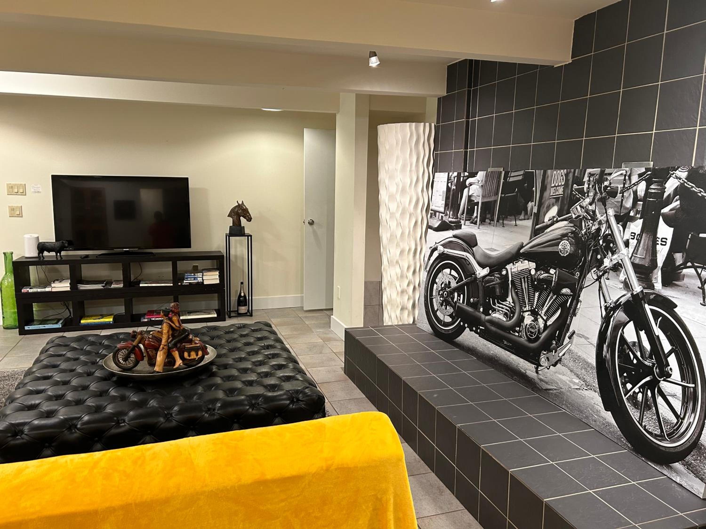 Private Bedroom, Bathroom, Shared Outdoor Pool, Hot Tub