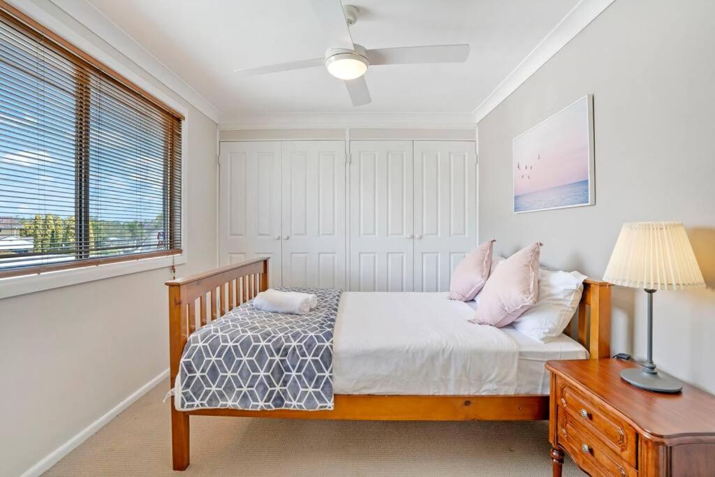 Sunny 5BR House with Private Pool in Carlingford