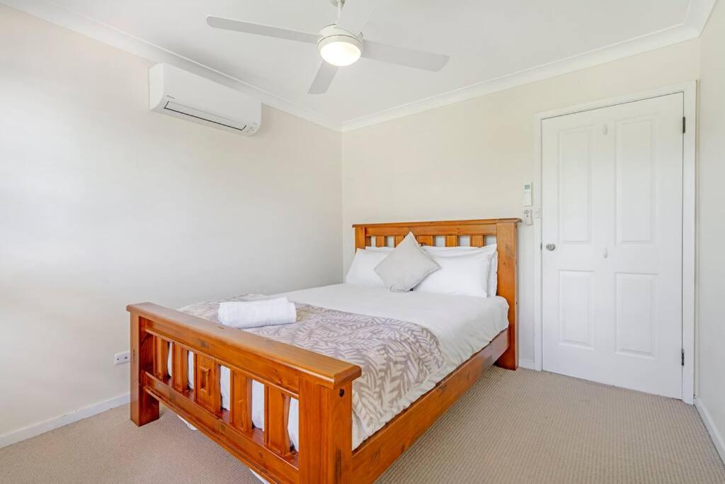 Sunny 5BR House with Private Pool in Carlingford