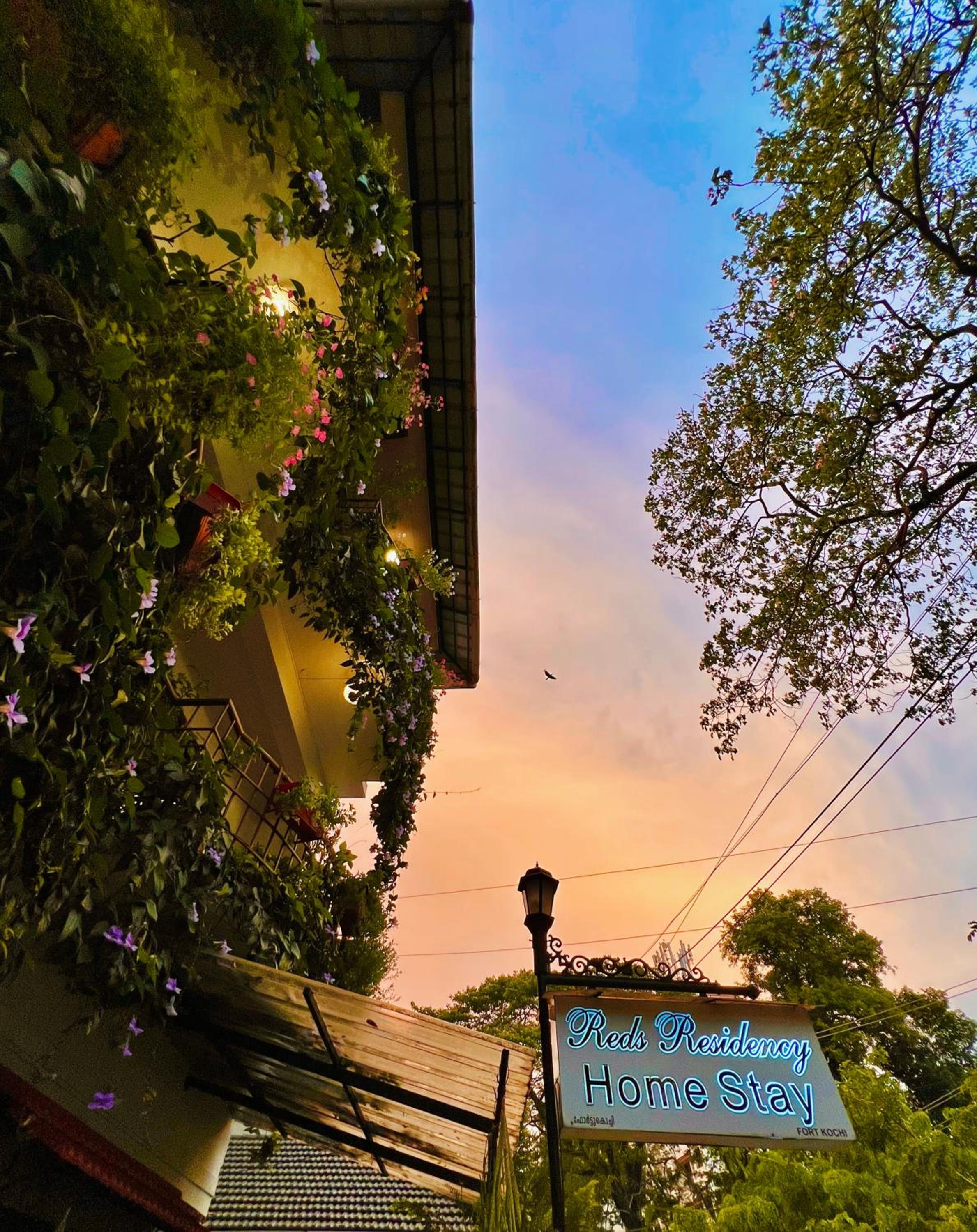 Reds Residency - Homestay