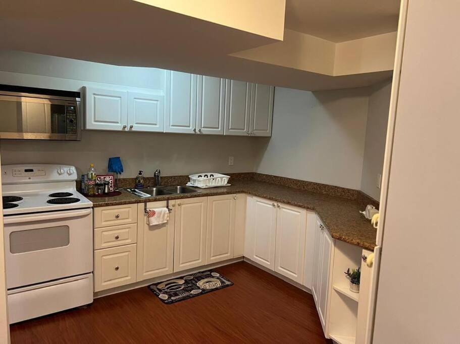 Cozy 2BR Basement Near Two Lakes