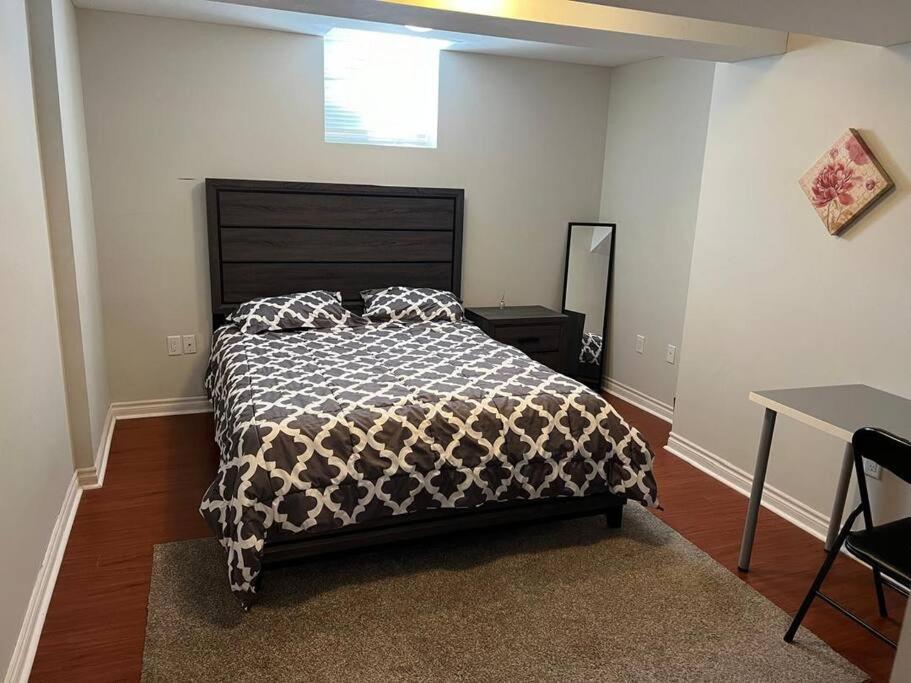 Cozy 2BR Basement Near Two Lakes