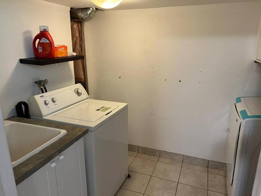 Cozy 2BR Basement Near Two Lakes