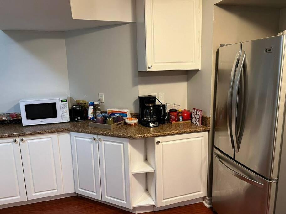 Cozy 2BR Basement Near Two Lakes