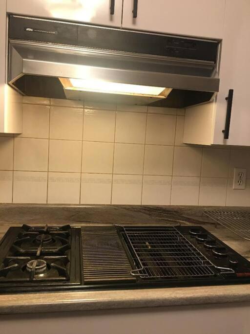 Renovated 4 bedrooms 20 sleeps Shopping Center