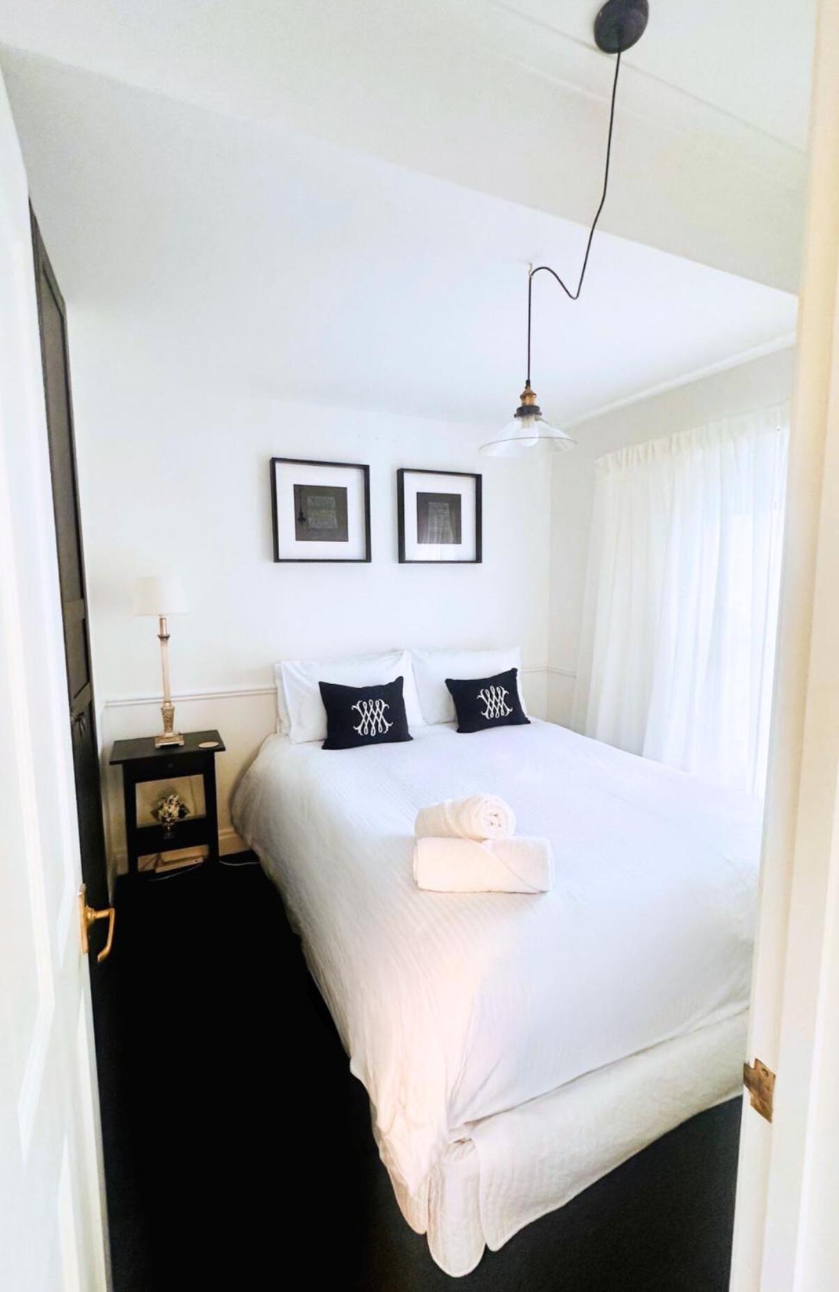 Walk to Adelaide Oval, 4-Bedroom Home with Parking