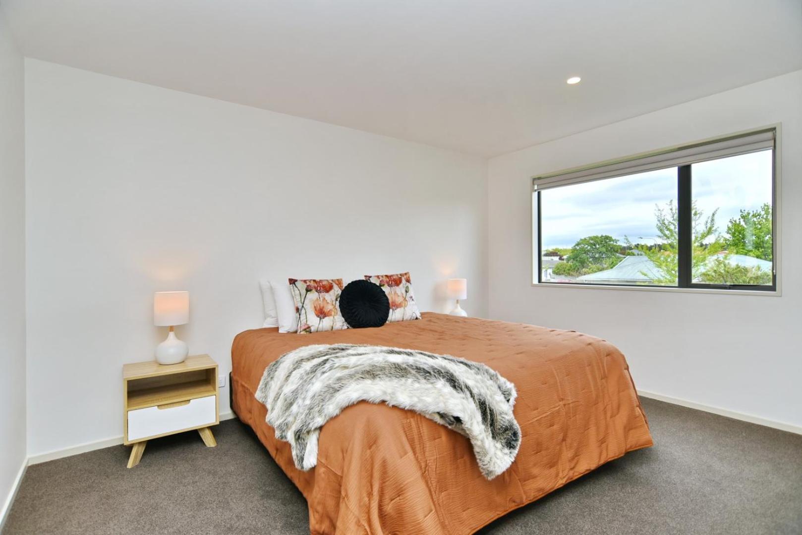 Broadbent Townhouse - Christchurch Holiday Homes view 3