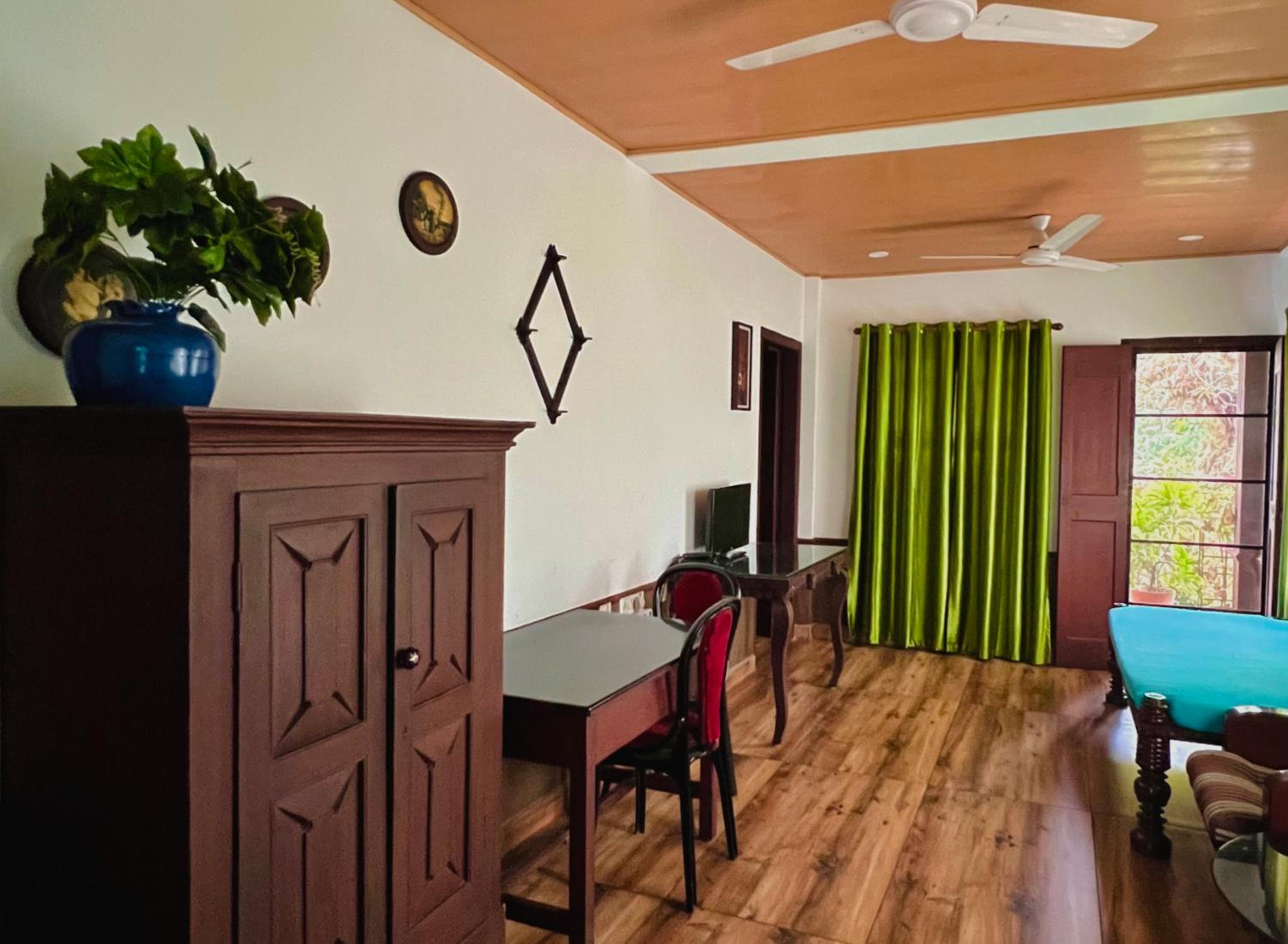 Reds Residency - Homestay