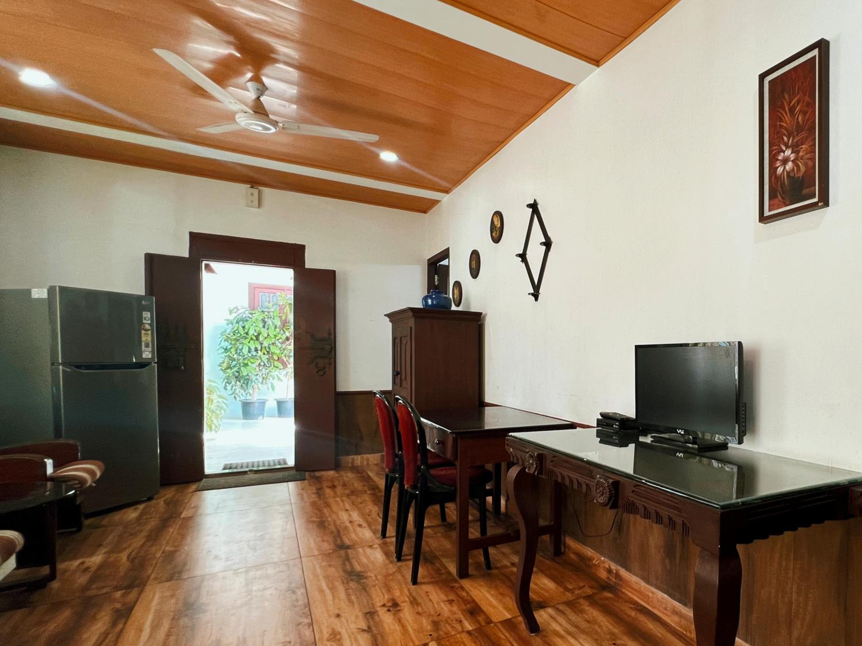 Reds Residency - Homestay