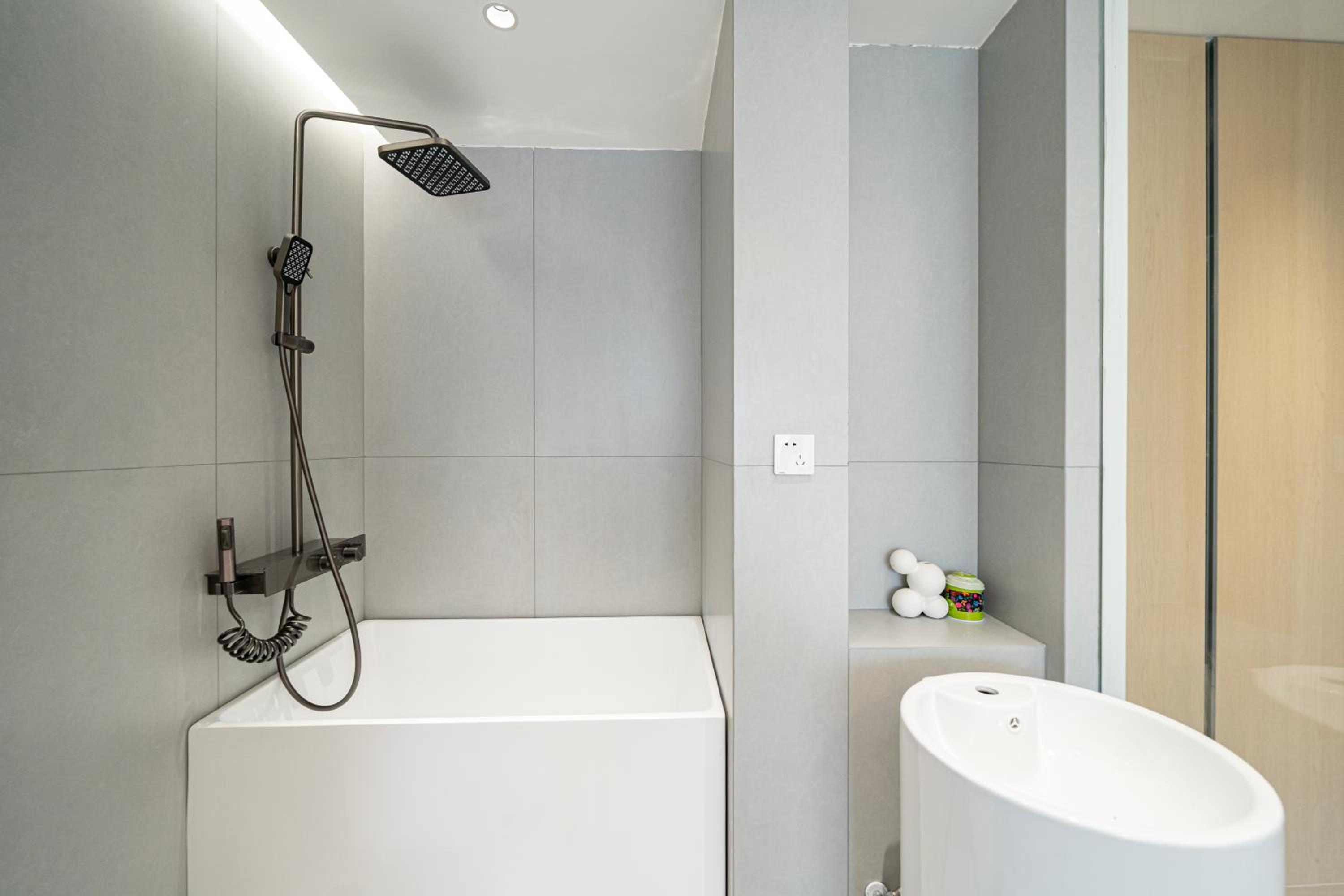 Modern 3brs wis CAC&Fheating,near Jing'an Temple