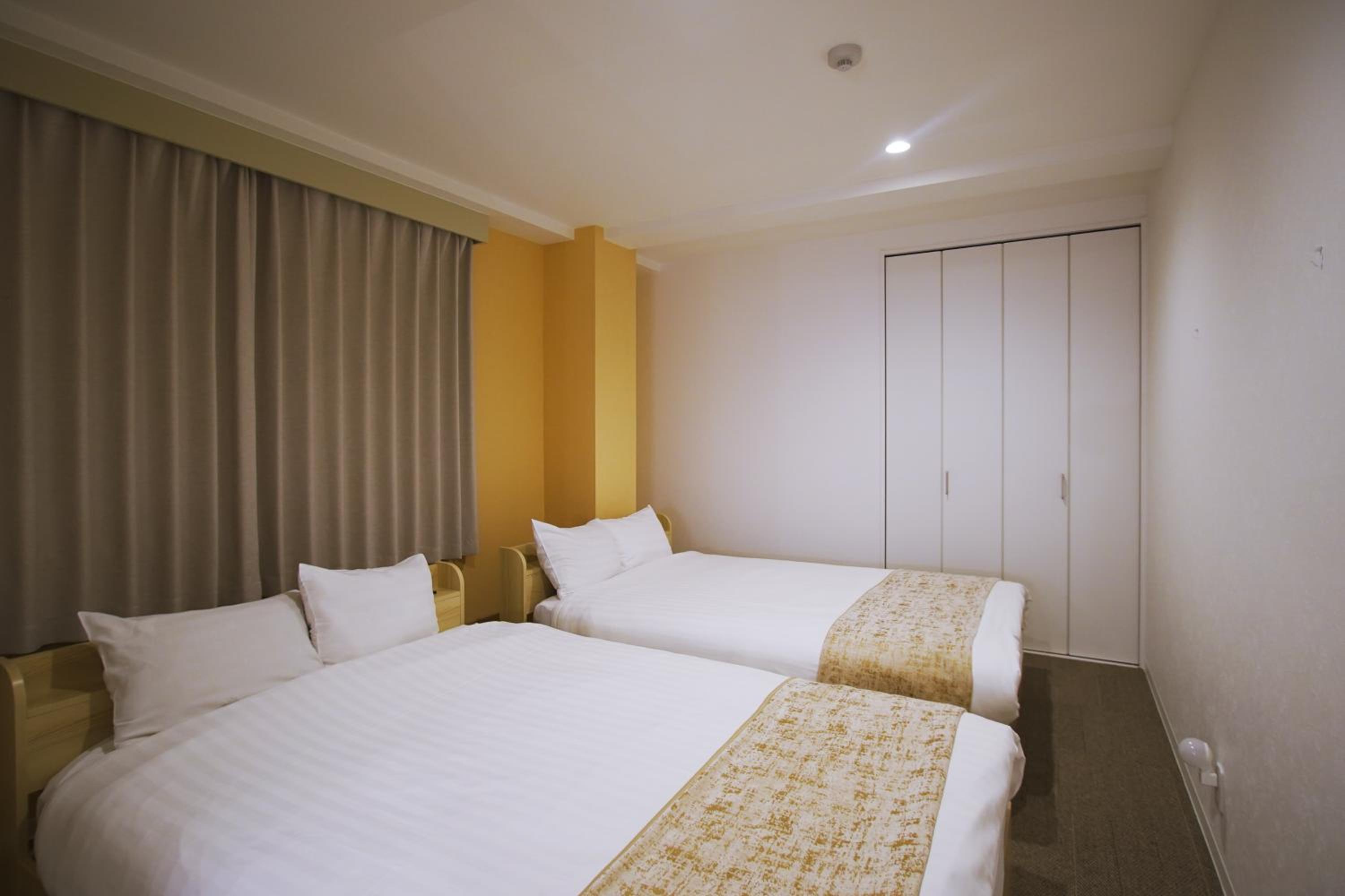 INOVE VILLA OSAKA -118 sqm , 2 Bedrooms , 7 Double Beds , Max 14 ppl- Great Access to USJ & Namba