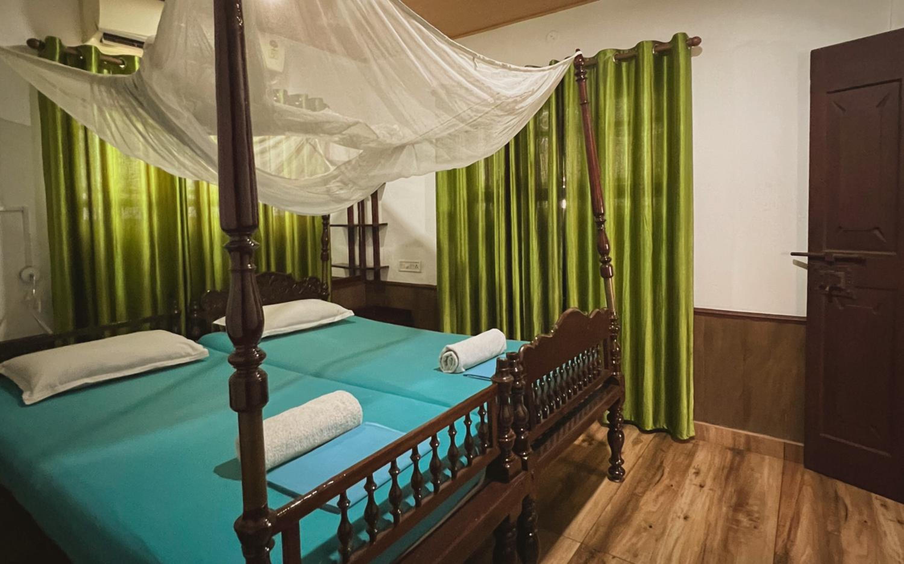 Reds Residency - Homestay