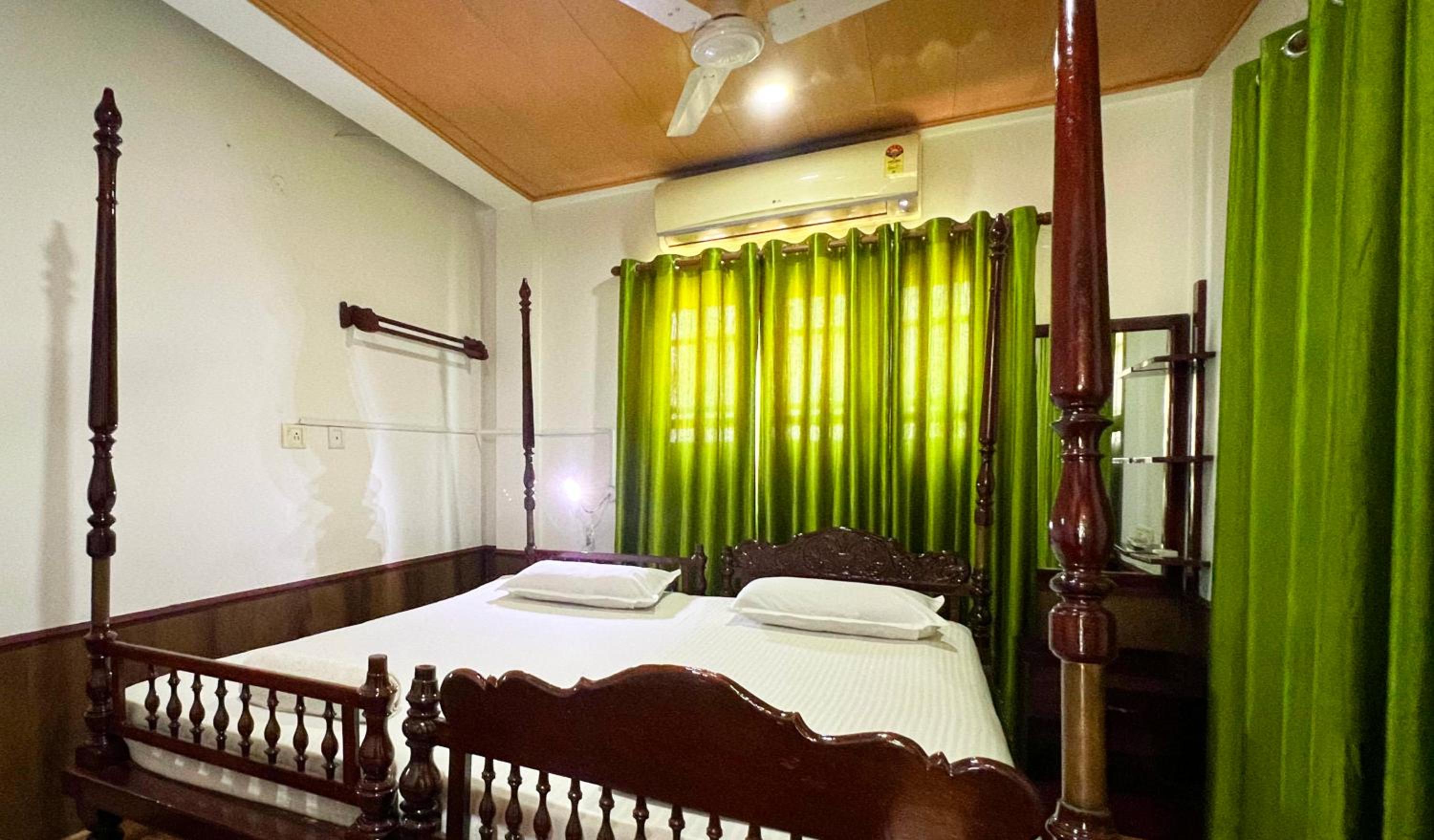 Reds Residency - Homestay