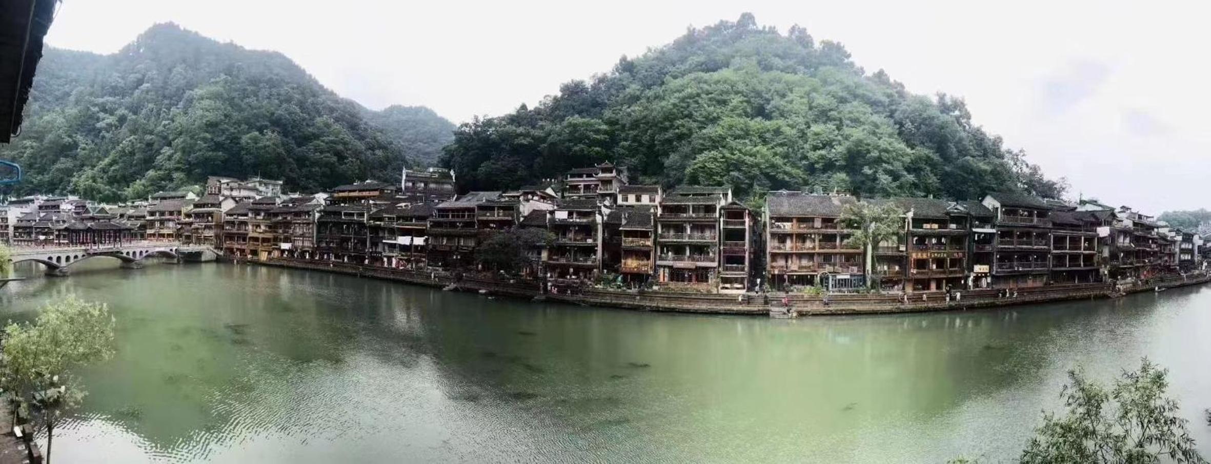 Fenghuang Ancient Town Lazy Cat Riverside Inn