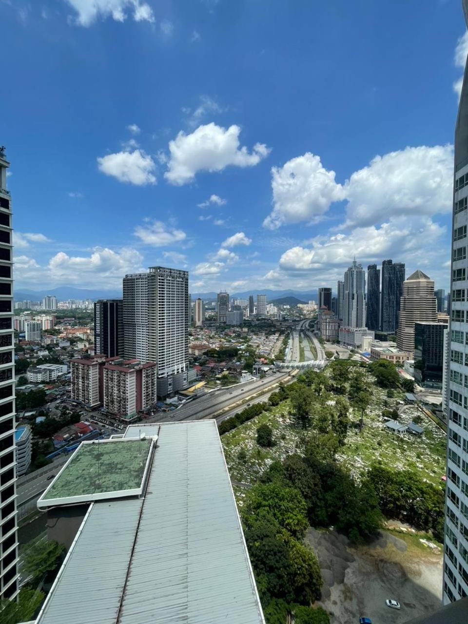 Summer Suites Studio With Balcony Nearby KL City Centre