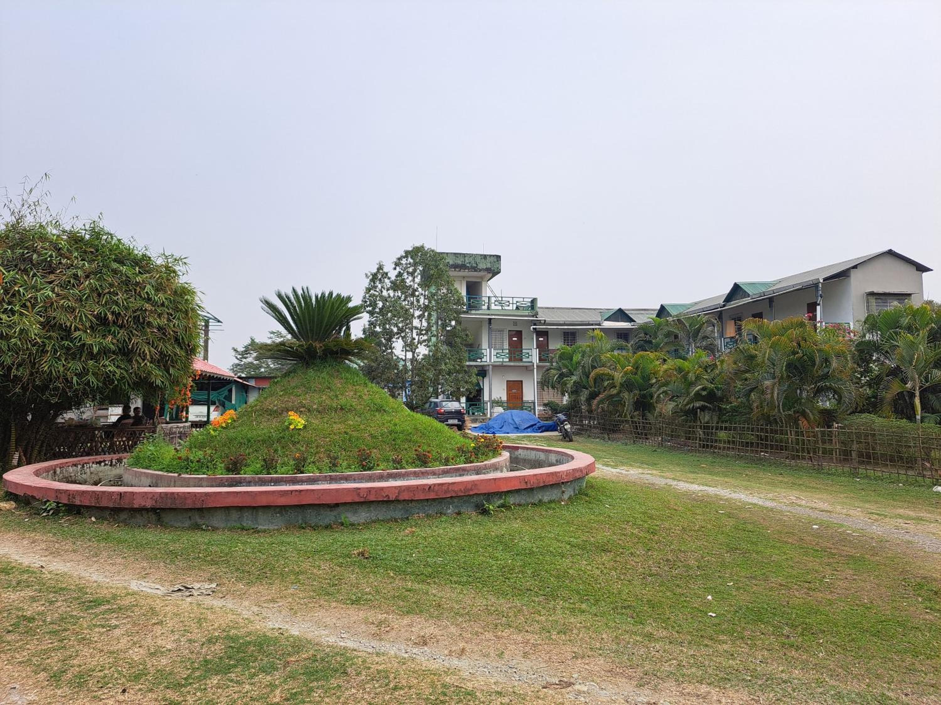 Banolata Lakeside Homestay by StayApart