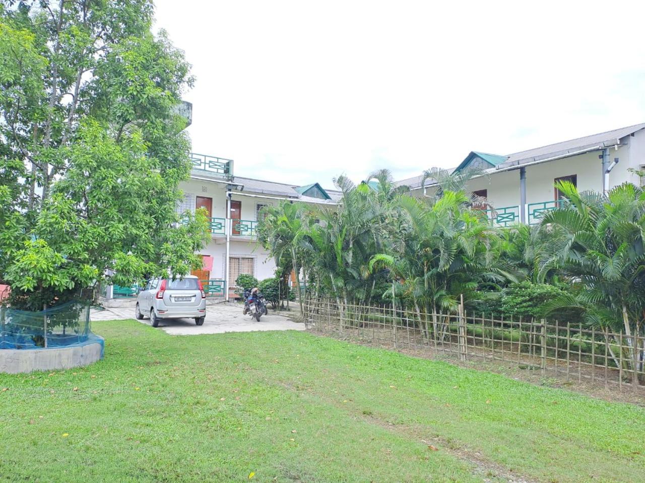 Banolata Lakeside Homestay by StayApart