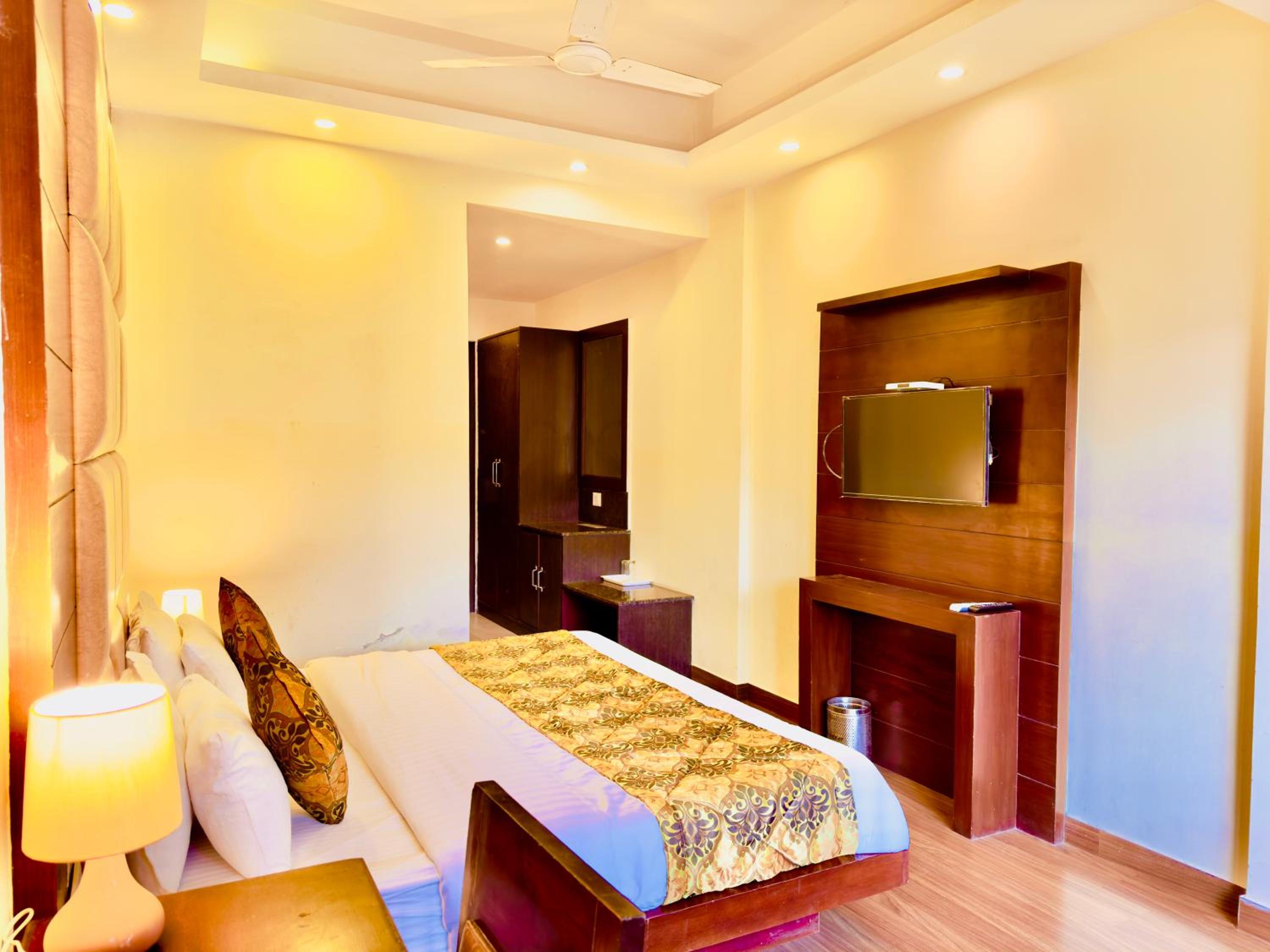 Hotel Lodge Hill, Mussoorie - A Four Star Luxury hotel view 4