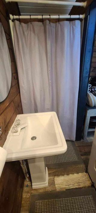 Delightful 1 Bedroom Company Bunk House