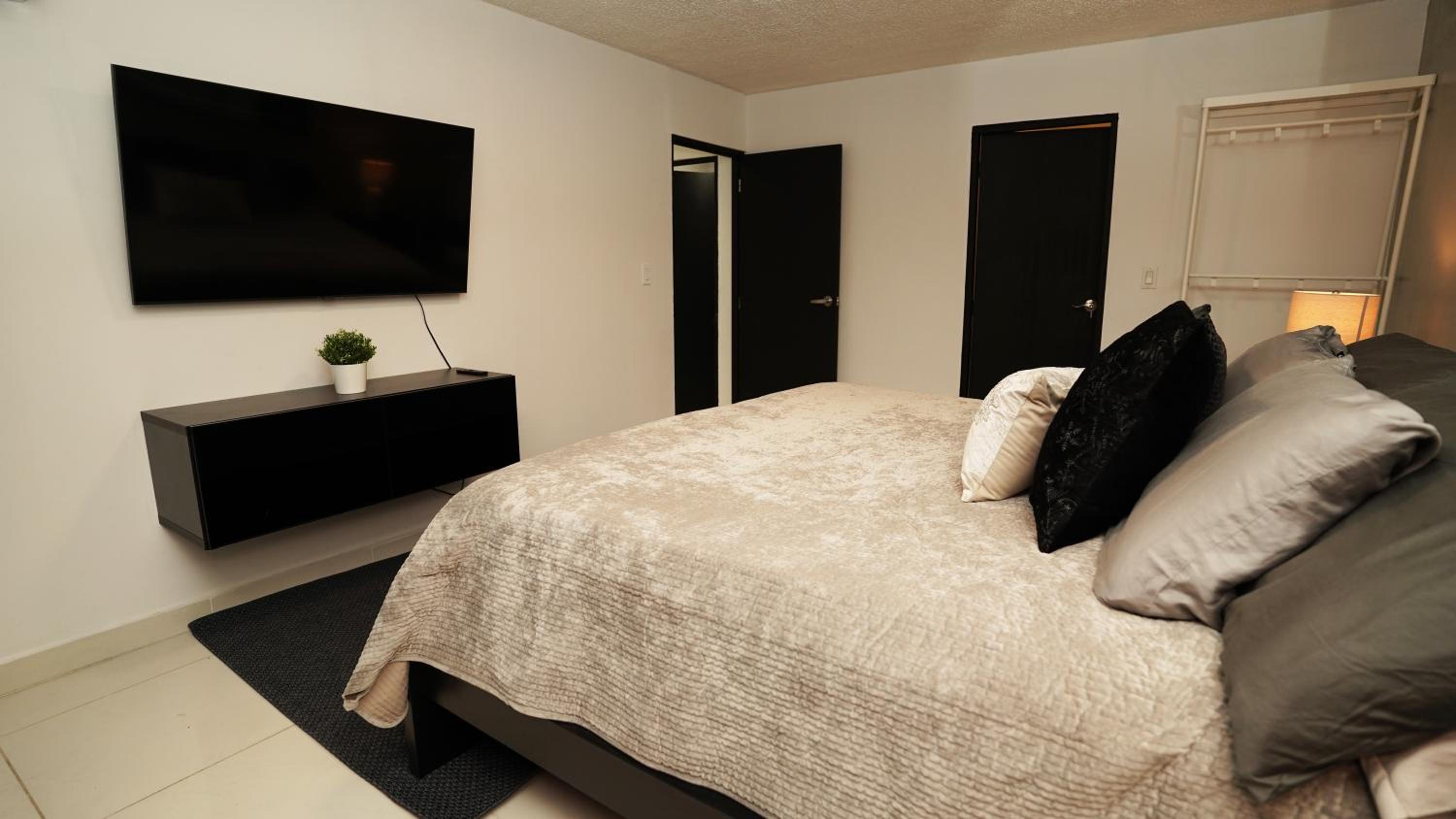 Sea Breeze Apartment
