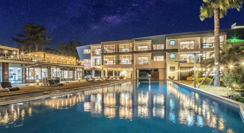 Dam and Roo Resort view 5