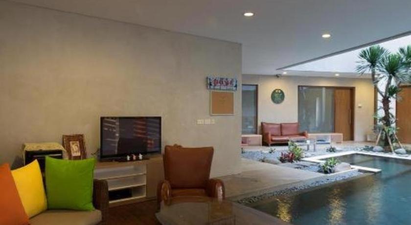 The Lodge Lippo Karawaci view 3