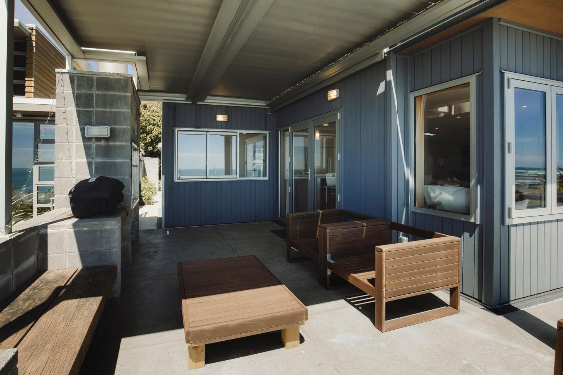 Clifftops - oceanfront retreat in Oakura Beach view 5