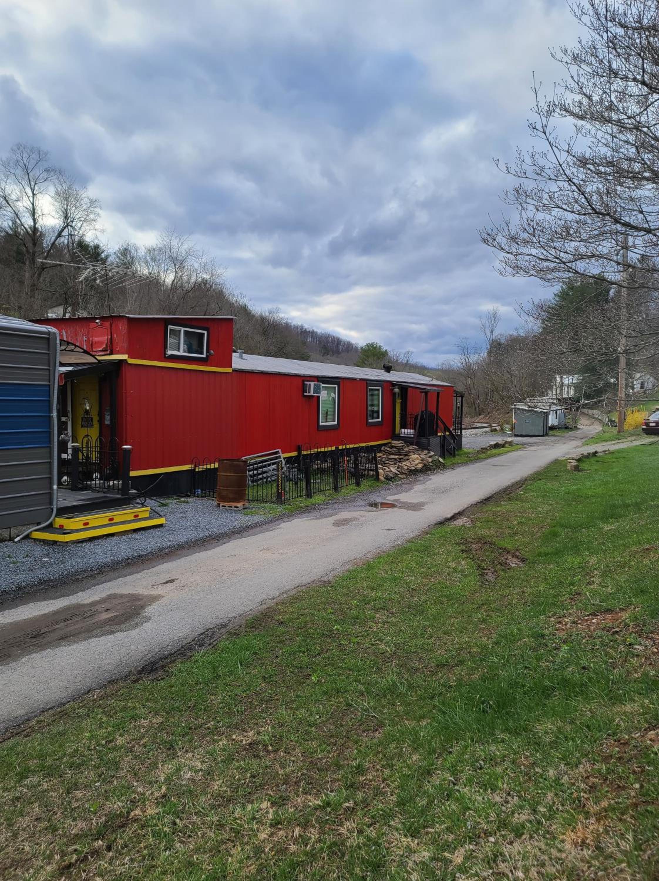 Delightful 1 Bedroom Company Bunk House